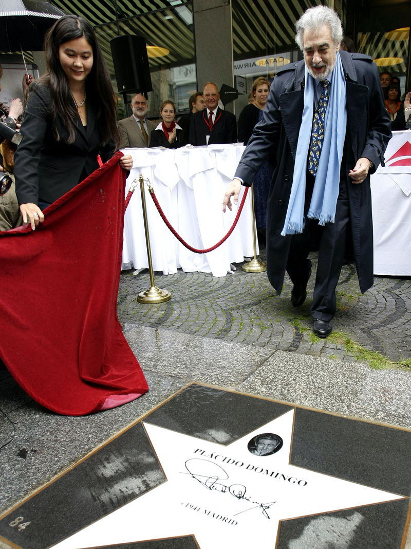 Placido Domingo bei der Enthüllung seines Sternes auf der Musikmeile