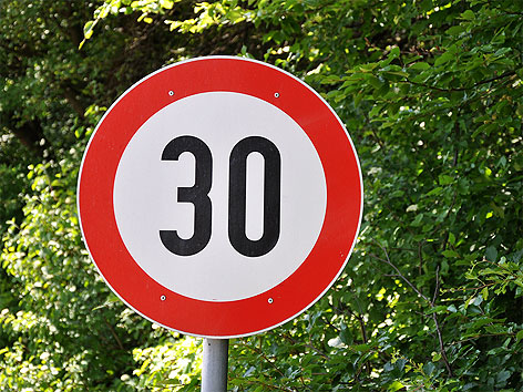 Verkehrszeichen Tempo 30