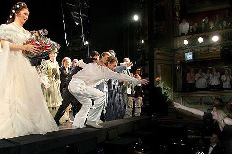 Abschlussapplaus bei der letzten Vorstellung am 4. Dezember 2005 im Theater an der Wien