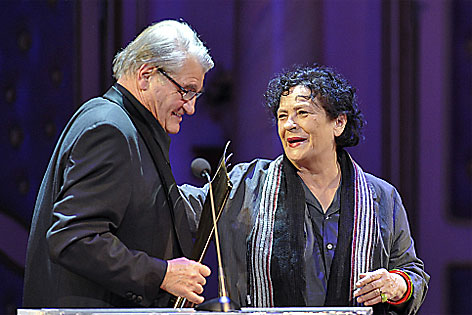 Turrini und Dene bei Nestroy Verleihung 2011