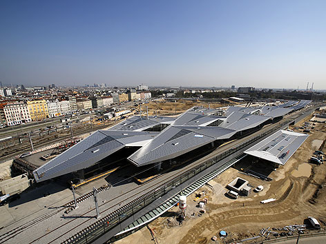 Blick auf die Baustelle des Wiener Hauptbahnhofs im April 2012