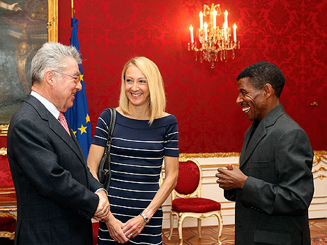 Bundespräsident Heinz Fischer mit Paula Radcliffe und Haile Gebrselassie in der Hofburg