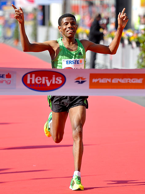 Haile Gebrselassie bei seinem Sieg im Halbmarathon beim Vienna City Marathon 2011