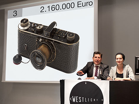 Versteigerung der teuersten Kamera der Welt in der Galerie Westlicht