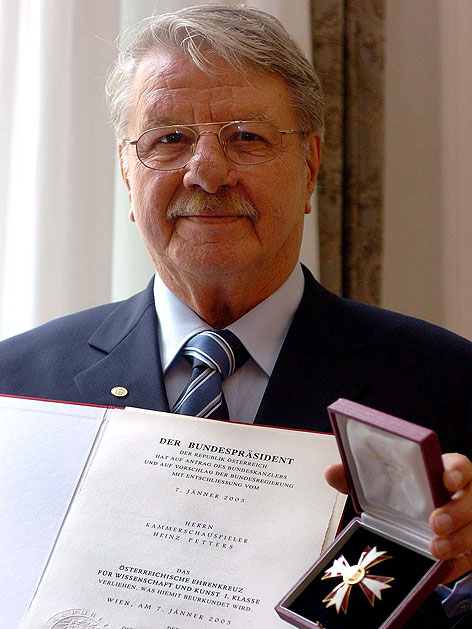 Im April 2004 wurde Heinz Petters mit dem Österreichischen Ehrenkreuz für Wissenschaft und Kunst 1. Klasse ausgezeichnet