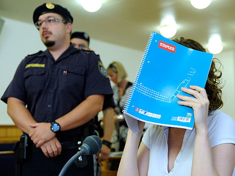 Die im Fall der Kellerleichen in Wien-Meidling angeklagte Estibaliz C. in einem Medienprozess im August 2011