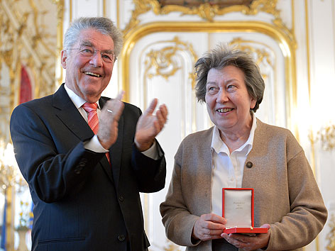 Ute Bock im Rahmen einer Zeremonie anlässlich ihrer Auszeichnung mit dem Goldenen Verdienstzeichens der Republik Österreich