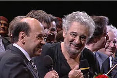 Dominique Meyer und Placido Domingo bei der Überreichung des Ehrenrings der Wiener Staatsoper