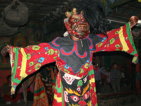 Traditioneller Maskentanz der Bön-Religion in Tibet
