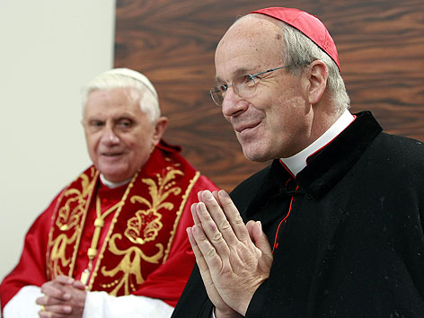 Papst Bendedikt XVI und Wiens Erzbischof Kardinal Chrtistoph Schönborn (r.)