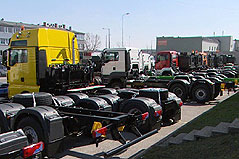 Fahrzeuge auf dem Gelände der Firma MAN in Wien-Liesing