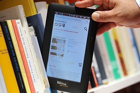 E-Book in Bücherregal
