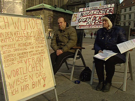 Hungerstreik vor dem Stephansdom