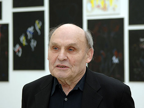Oswald Oberhuber bei einer Ausstellung in der Secession 2006