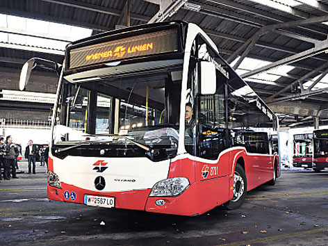 Neuer Mercedes-Bus
