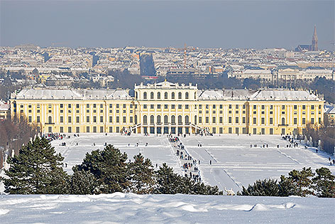 Blick von Gloriette auf Schloss Schönbrunn