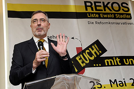 Ewald Stadler beim REKOS-Gründungsparteitag im März 2014 in Wien