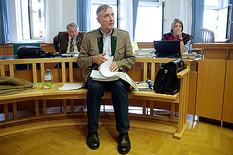 Ewald Stadler bei Prozess im Wiener Landesgericht