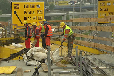 Bauarbeiter auf der Baustelle Knoten Prater Erdbergbrücke