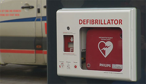 Erster öffentlicher Defibrillator