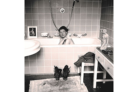 Lee Miller in Hitler´s bath, 1945