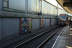 U6-Garnitur in U-Bahn-Station Michelbeuern