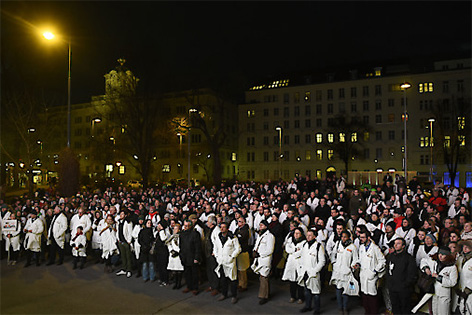 Protestkundgebung der Ärztekammer gegen den Stellenabbau in Wiener Spitälern