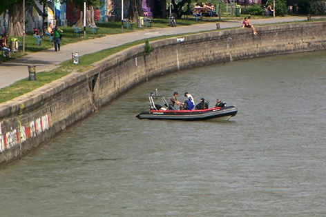 Fall Aeryn Gillern: Cobra-Taucher suchen nach menschlichen Überresten im Donaukanal