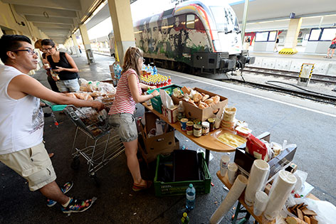 Freiwillige Helfer am Westbahnhof