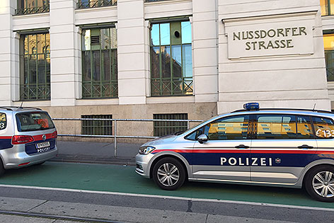 Polizei Polizeiauto Nußdorfer Straße U6