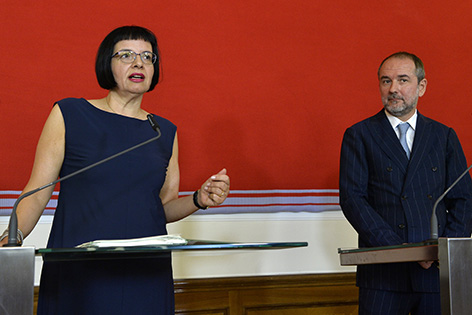 Kulturminister Thomas Drozda und Sektionschefin Andrea Ecker bei der Pressekonferenz