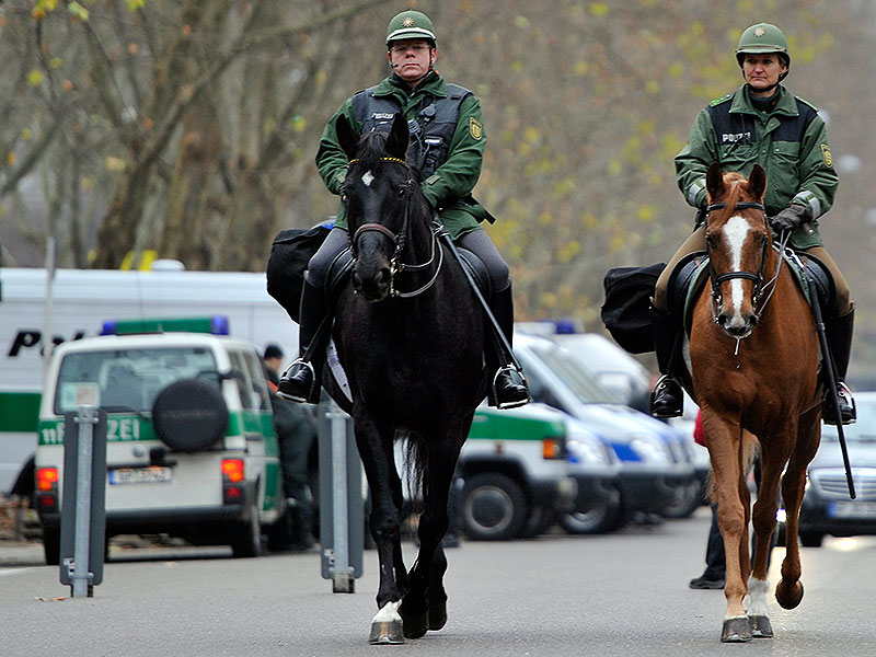 Berittene Polizisten in Stuttgart