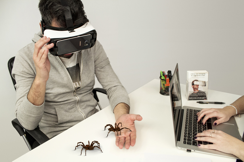 Pressebilder zur Angsttherapie mit VR Brillen