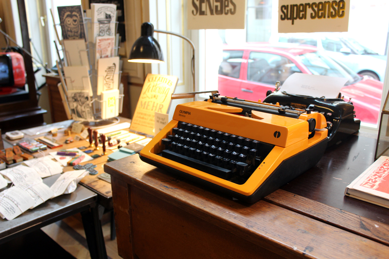Schreibmaschine im Supersense