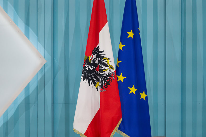Fahnen Österreich und EU